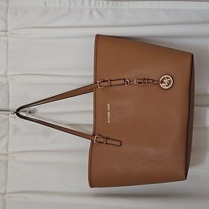 Micheal Kors Jet Set Large Tote
